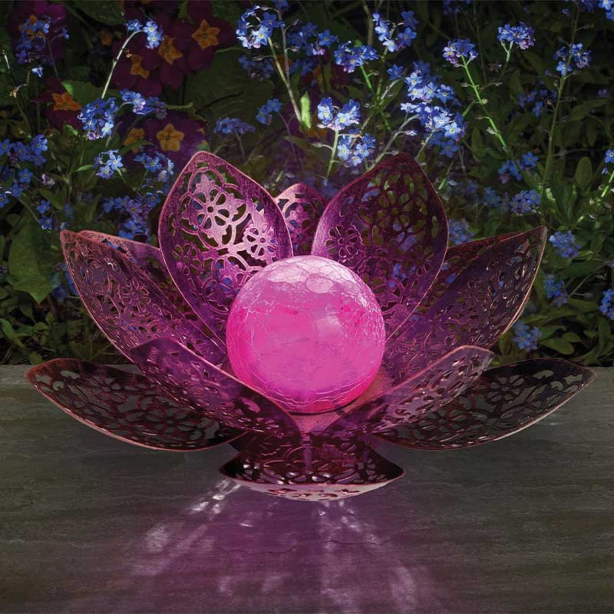 Damasque Solar Lotus Lantern