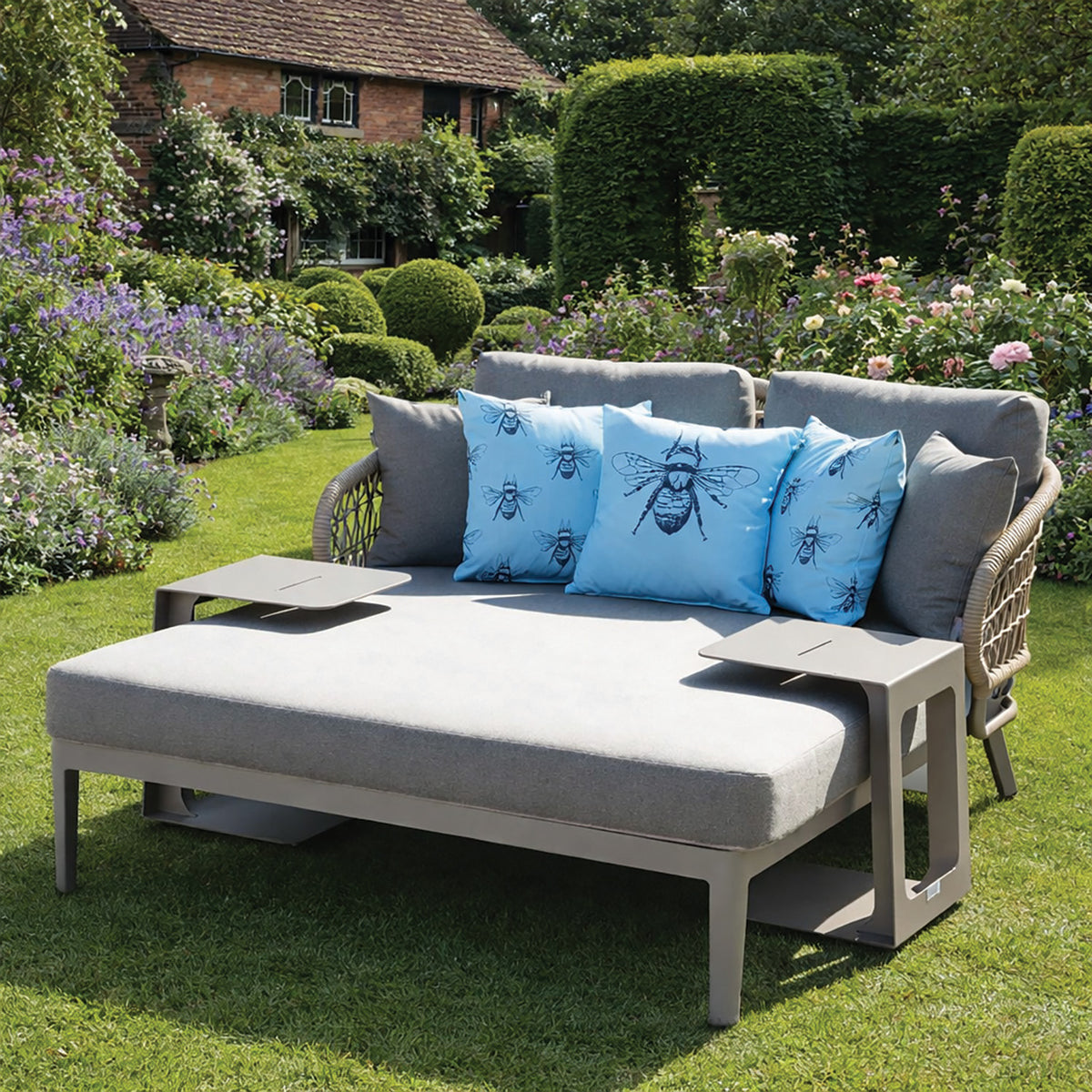 ENJOi Sydney Daybed with side table